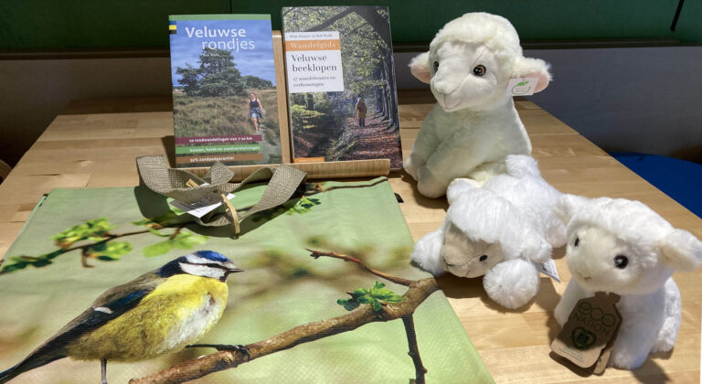 Boeken en knuffels in het Bezoekerscentrum