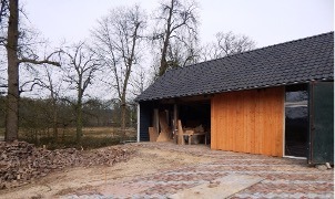 De kapschuur met de les en vrijwilligersruimtes van het Informa-tiecentrum Renkums Beekdal, Foto Lambert van Gils