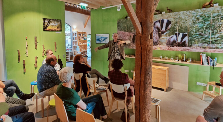 Wethouder Eveline Vink opent fototentoonstelling ‘Veluws Gletsjerparadijs’
